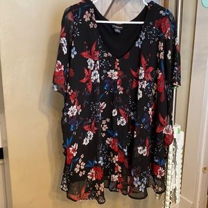 Liz Claiborne plus size blouse. Size 3X black with beautiful floral design.
